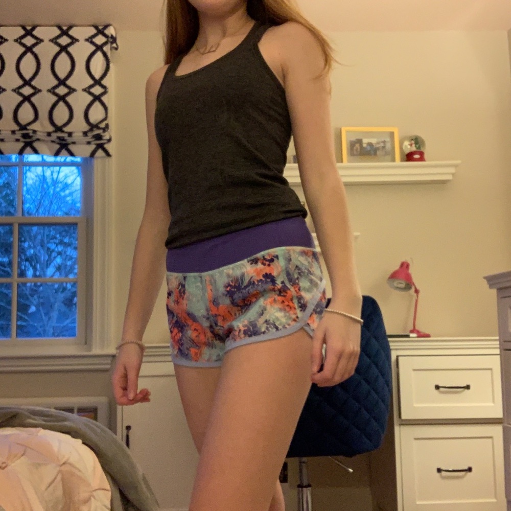 IVIVVA SHORTS